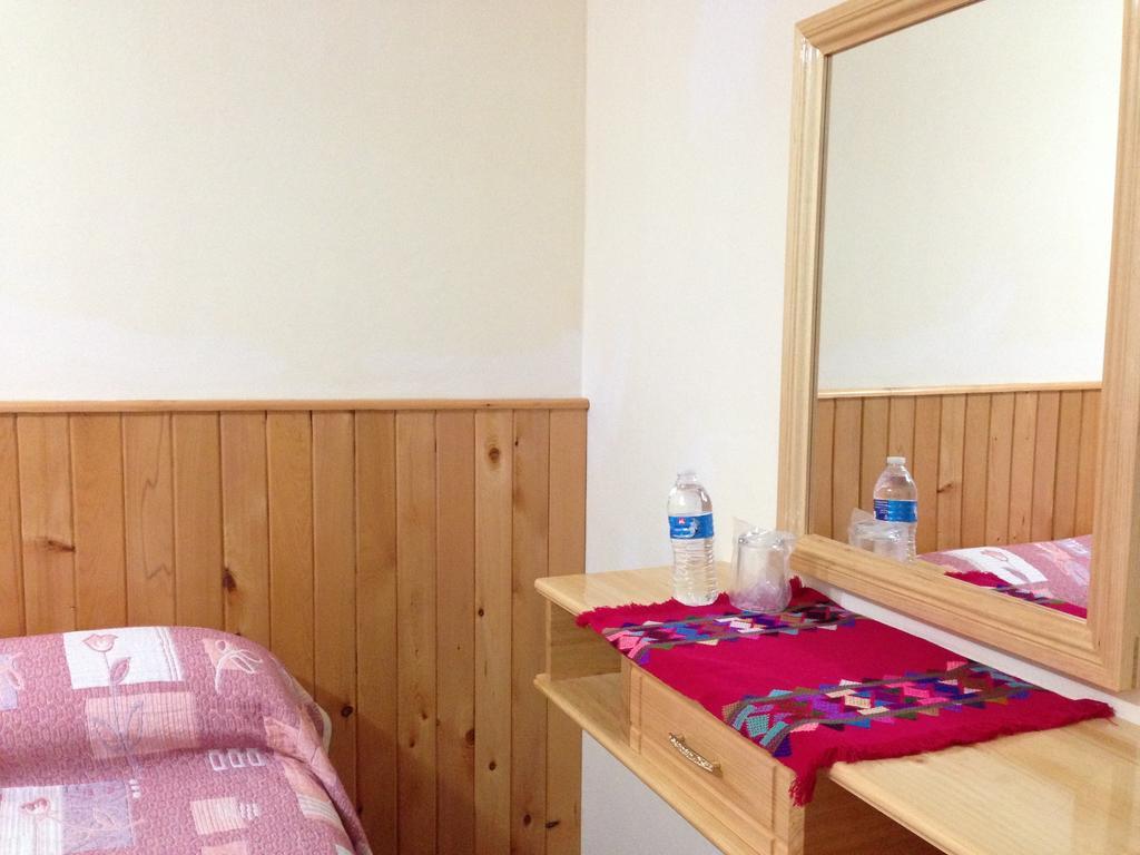 Hotel Posada Las Rosas San Cristóbal de Las Casas Kamer foto